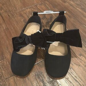 Brand new Old navy girl shoes size 13